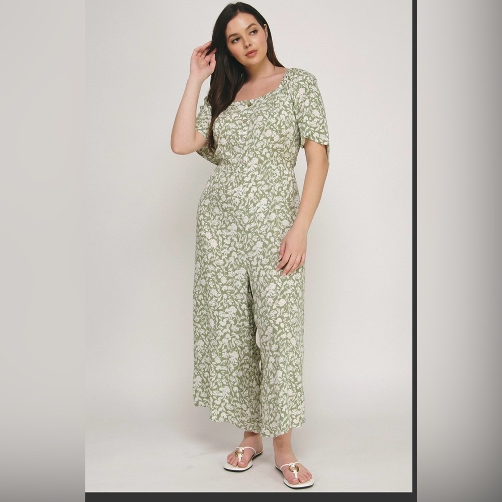 Look in outfit of the week for me Plus sizes Floral Green Jumpsuit- Boutique-New